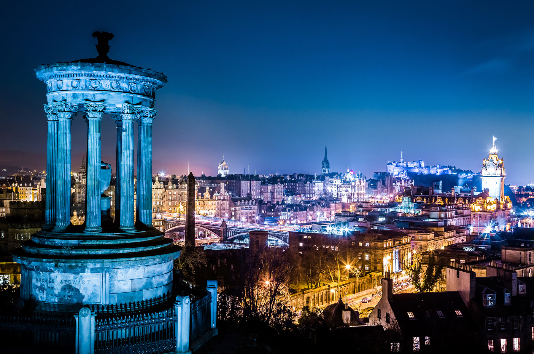 edinburgh at night